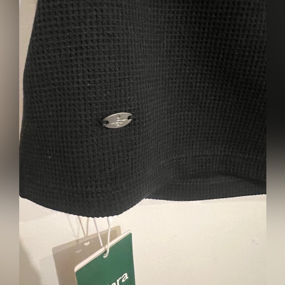 HALARA Black Women's Cropped Tank - Picture 4 of 5